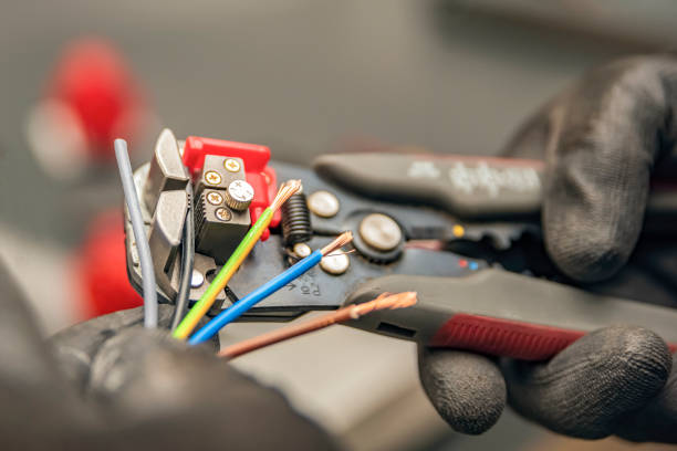 Best Electrician Near Me  in Louisvle, IL